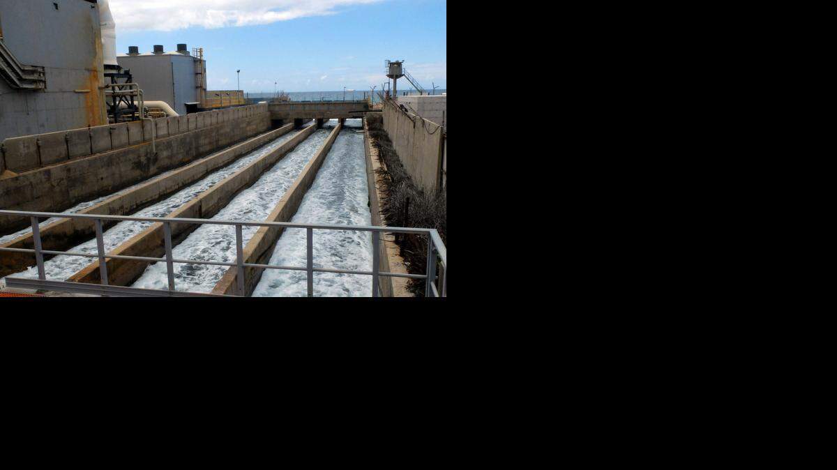WORLD NEWS MIDEAST-WATER 3 MCT