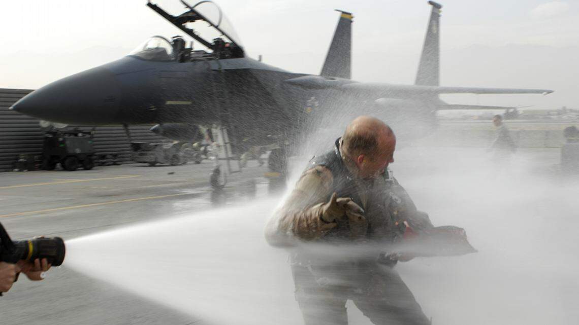 ‘We are dropping like flies.’ Ex-fighter pilots push for earlier cancer screenings