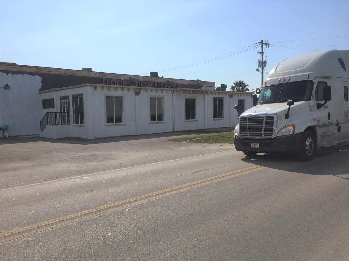 This warehouse, photographed on March 12, 2019, near Miami’s international airport is the site of an export business believed tied to Ecuadorean investors who appear on a number of Florida corporations linked to John Polit. He’s the son of ex-Ecuadorean Comptroller General Carlos Polit, and both father and son were convicted in absentia for extorting bribes for Brazilian engineering giant Odebrecht.