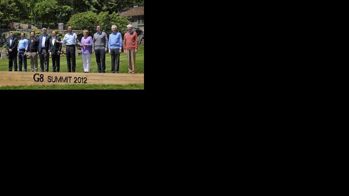 World leaders attend the family photo session during the G-8 Summit at Camp David, Md.