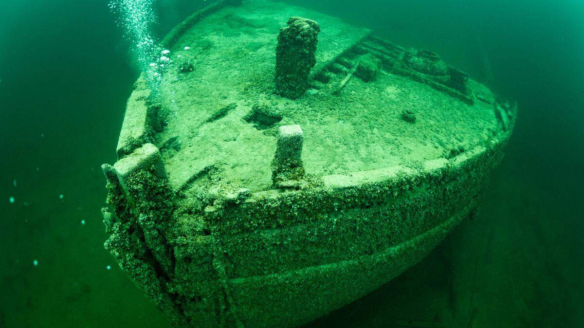 The Keuka shipwreck in Lake Charlevoix was a prohibition-era party boat linked to Al Capone, divers said. New photos show the sunken barge.