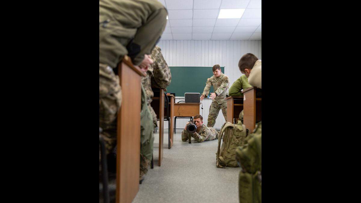 Soldiers with Joint Multinational Training Group-Ukraine’s Task Force Gator train instructors in teaching Ukrainian soldiers on use of the M141 Bunker Defeat Munition system.