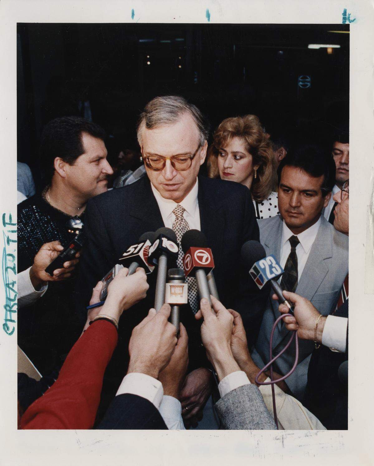 Miami attorney Roy Black, the attorney for Miami police officer William Lozano, speaks to the press in April 1992 after a judge moved the Lozano trial to Orlando. Lozano was initially convicted at his Miami trial, but after a successful appeal, he was retried in Orlando and acquitted.