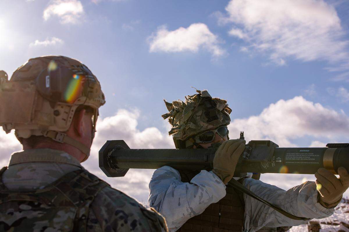 Soldiers with Joint Multinational Training Group-Ukraine’s Task Force Gator train instructors in teaching Ukrainian soldiers on use of the M141 Bunker Defeat Munition system.