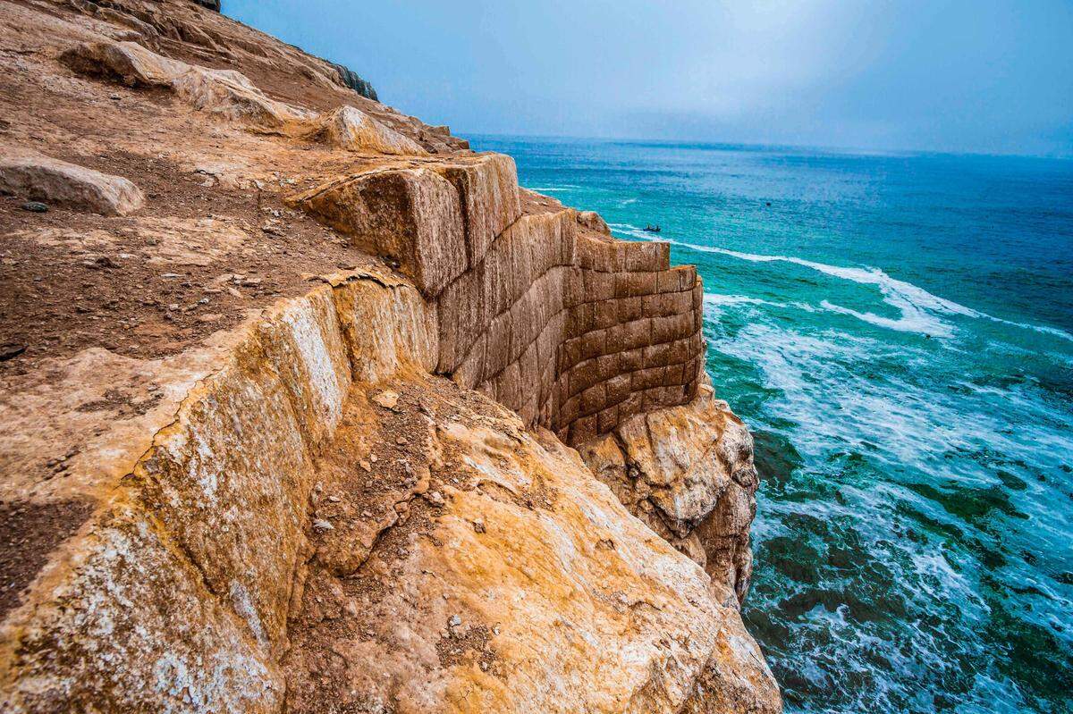 El Huarco, an Inca settlement along the Peruvian coast, where stones from the Cañete quarries were used.