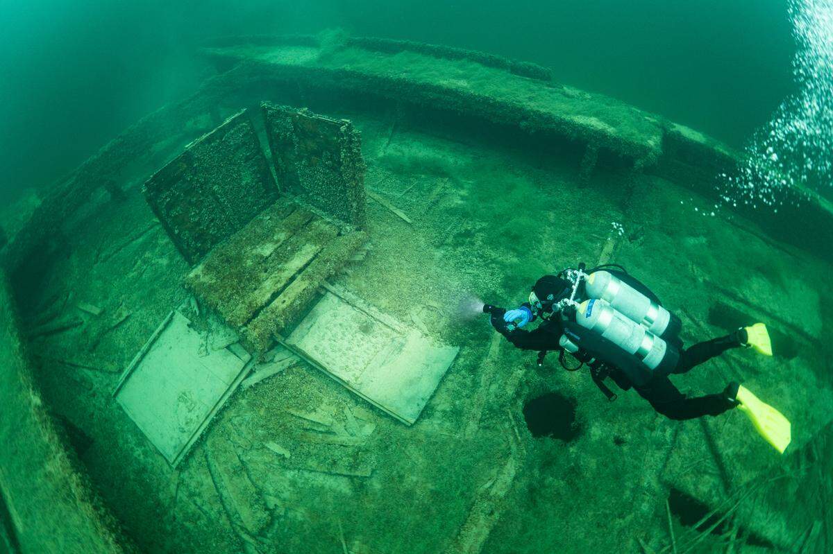 The top deck of the shipwreck.
