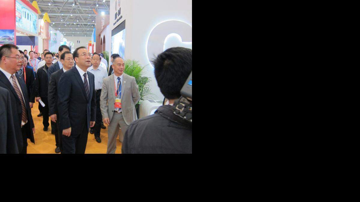 WORLD NEWS CHINA-EXPORTS 2 MCT