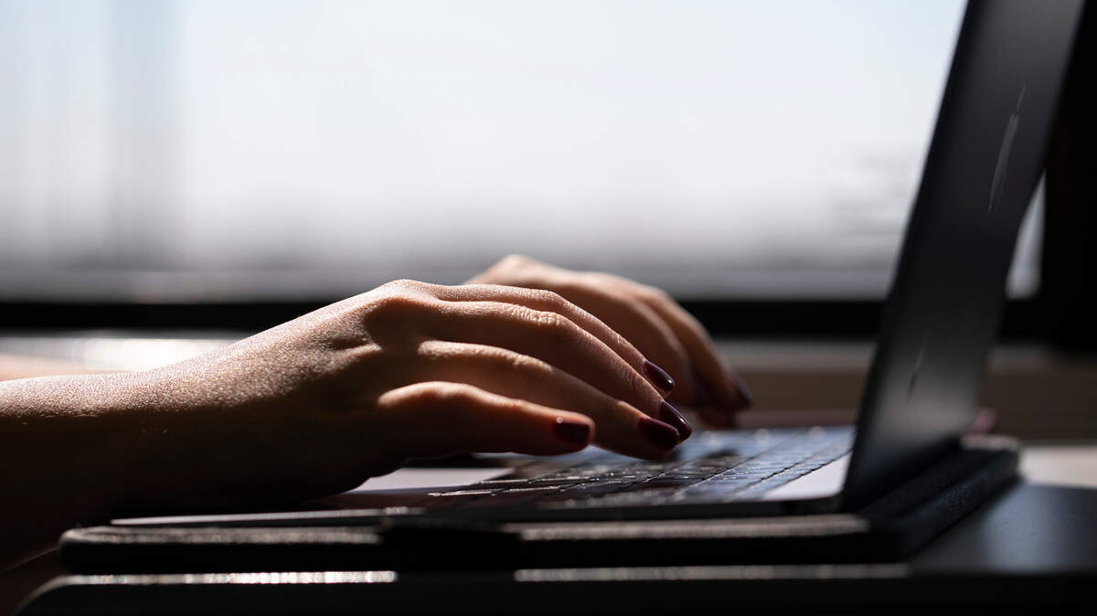 Texans are split about a new federal broadband program from the bipartisan infrastructure law.