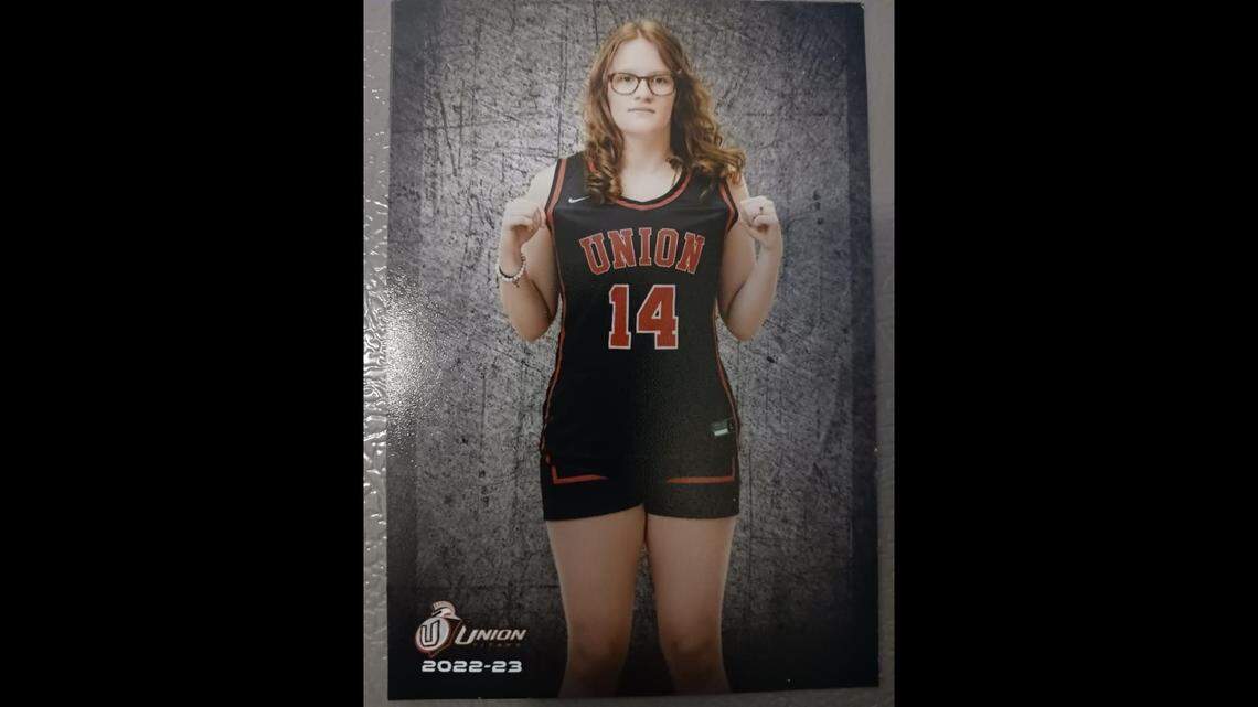 Zoey Robards is a senior at Union High School in Vancouver, Washington. She is on the varsity basketball team and has been playing since elementary school.