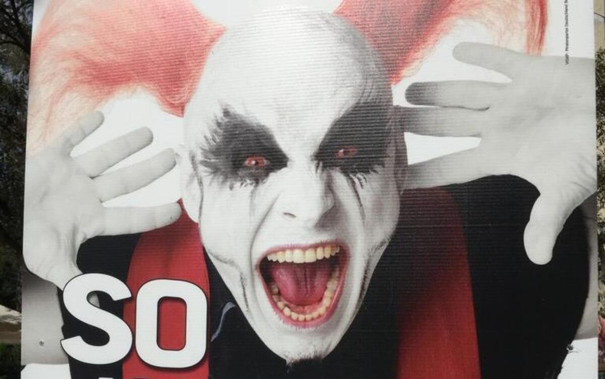 An election poster in Berlin for the popular protest vote in the last slate of local elections showed musician Bruno Kramm as a clown. The Pirate Party whose cause the poster championed failed to win enough votes to keep its seaets in the Berlin parliament.