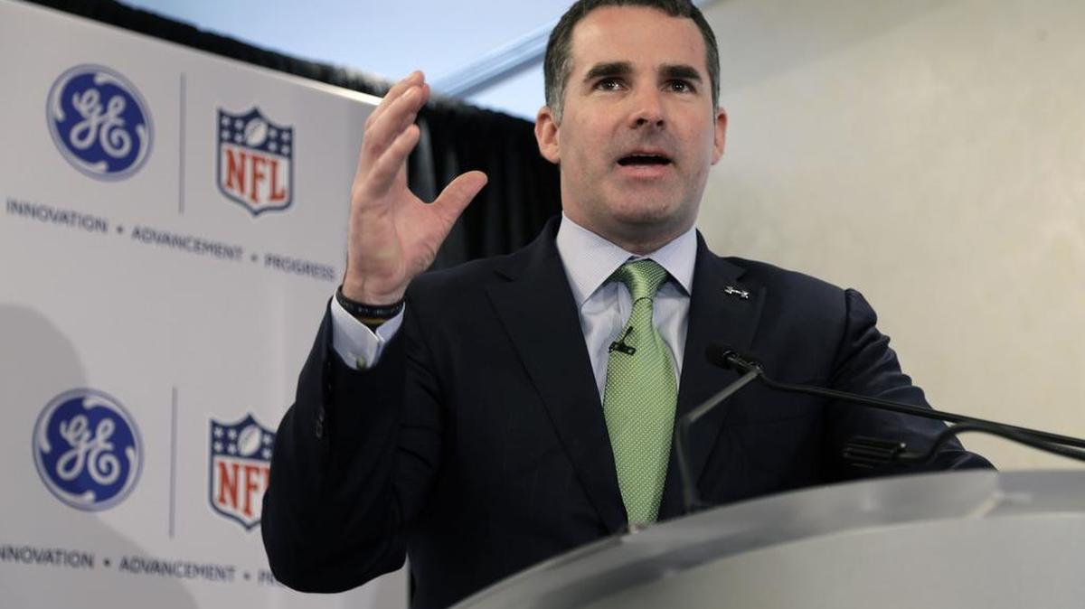 Under Armour founder and CEO Kevin Plank has come under fire from some of his own athletes for his praise of President Donald Trump.