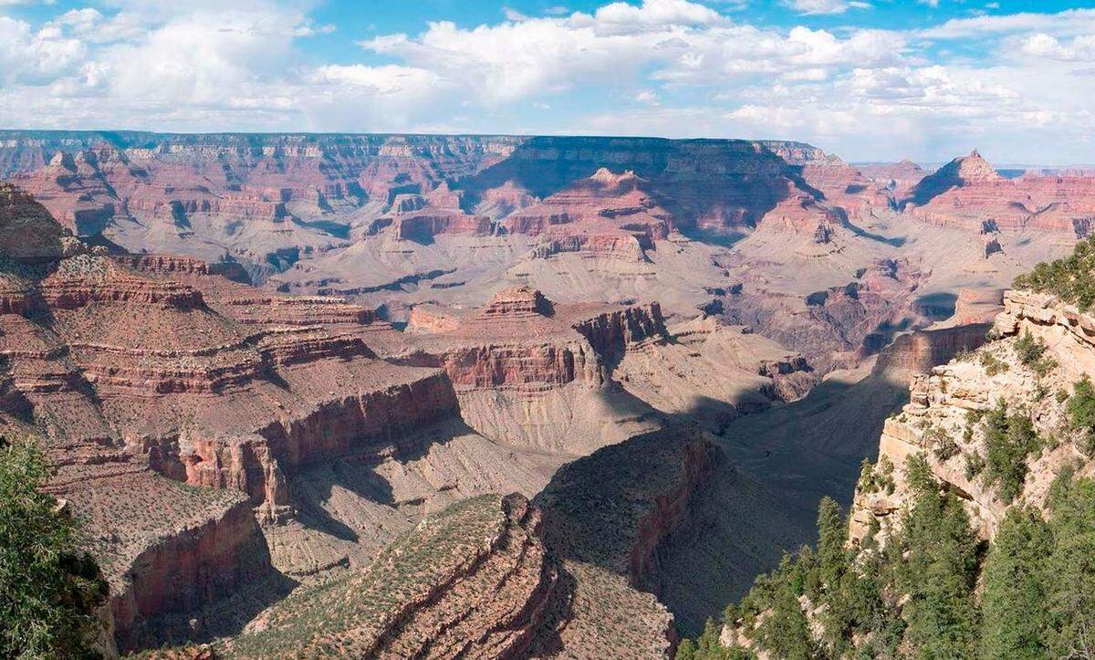 This photo shows the Twin Overlooks along Desert View Drive at the Grand Canyon National Park. A woman’s body was found below this viewpoint.