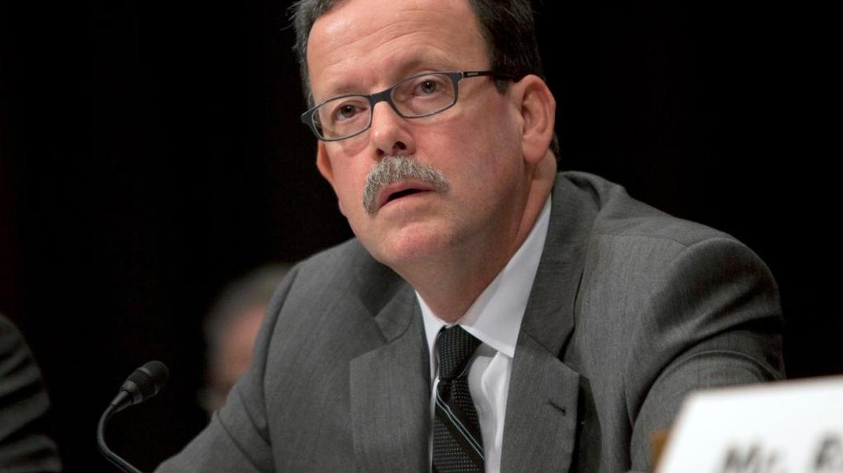 
Congressional Budget Office Director Keith Hall testifies in Washington, Friday, Oct. 2, 2009. Congress’ official budget analyst projected Tuesday that this year’s federal deficit will drop to $426 billion, the lowest shortfall of Barack Obama’s presidency.
