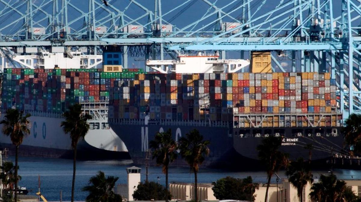 
Container ships clog Pier 400 at the Port of Los Angeles on Terminal Island on March 1, 2015. From San Diego to Seattle, U.S. West Coast seaports are expected to benefit from the Trans-Pacific Partnership, a trade pact between 12 nations concluded on Oct. 4, 2015.
