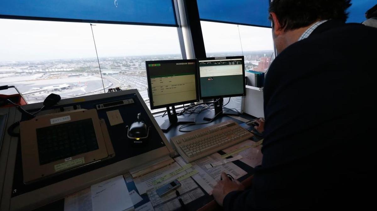 House Republicans are expected to unveil legislation Wednesday that would transfer oversight of the the nation’s air traffic control system from the Federal Aviation Administration to a new, independent entity. But Rep. Hal Rogers, a senior Kentucky Republican, opposes that plan.