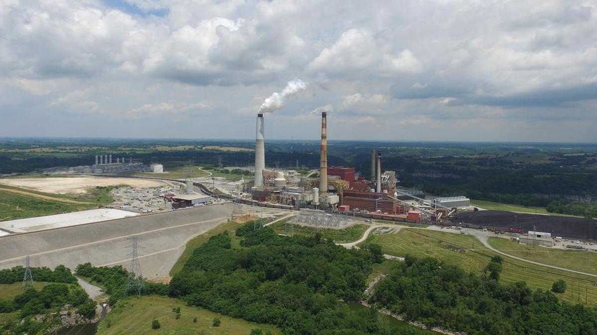The Kentucky Utilities E.W. Brown Generating Station near Burgin, Kentucky, has switched in recent years from burning eastern Kentucky coal to cheaper, higher-sulfur coal from Indiana.