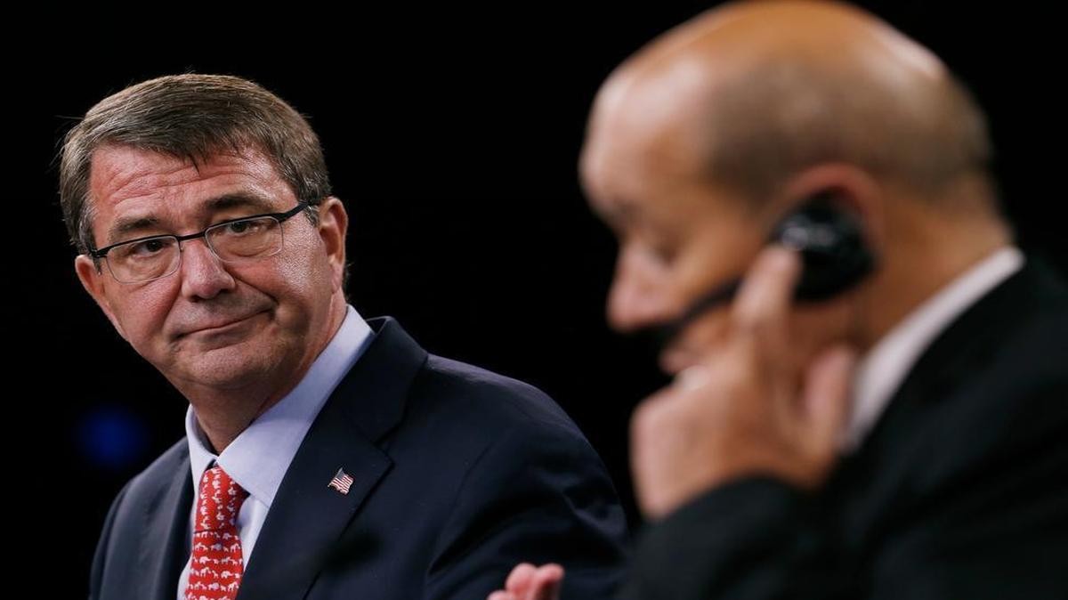 
Defense Secretary Ash Carter used a joint briefing with French Defense Minister Jean-Yves Le Drian on Monday to provide details of U.S. cooperation with Kurdish militia forces in Syria. Carter’s comments came before a two-hour briefing by military leaders with President Barack Obama.

