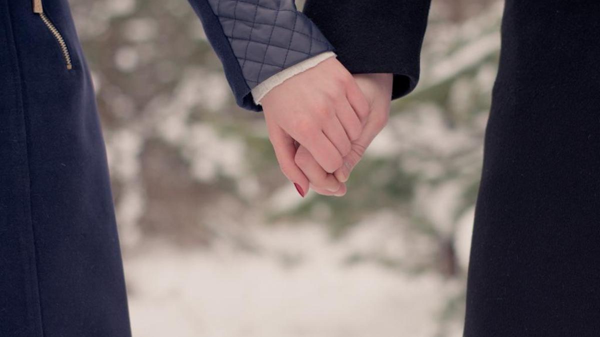 Couples are most likely with someone who will vote for the same candidate they will.