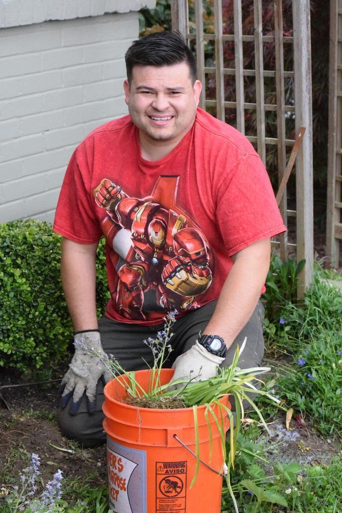 Fredi Dubon quit his job with a landscaping company in the Seattle suburbs after getting migraines “pretty much every day,” which his doctor attributed to inhaling exhaust from his leaf blower. Those machines and others with small engines put out large amounts of smog-producing chemicals, plus microscopic ultrafine particles that can cause potential health problems like lung cancer, heart disease and asthma, experts say.