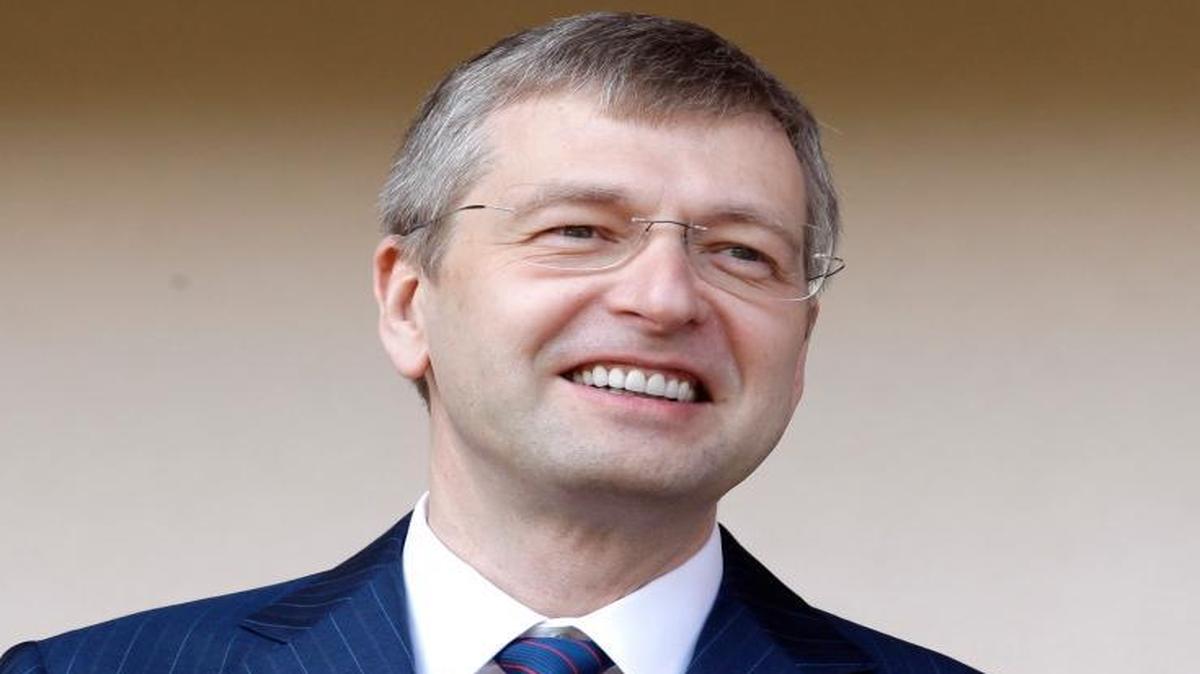 Russian billionaire Dmitry Rybolovlev says he has never met Donald Trump. He bought a Florida mansion from Trump in 2008, and his jet was at the Charlotte Douglas International Airport when Trump’s jet was also there in November 2016.