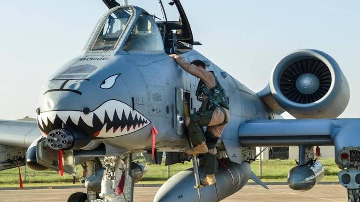 A pilot disembarks from one of the 12 A-10 Warthog aircraft that arrived at Incirlik Air Base in Turkey last month. The Air Force has been pressing to retire the A-10s, but their deployment against the Islamic State in Syria may give them new life.
