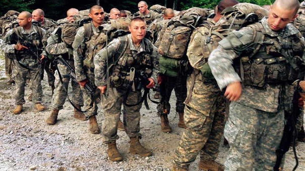
Soldiers line up before they tackle Mount Yonah during the mountain phase of Ranger School. 

