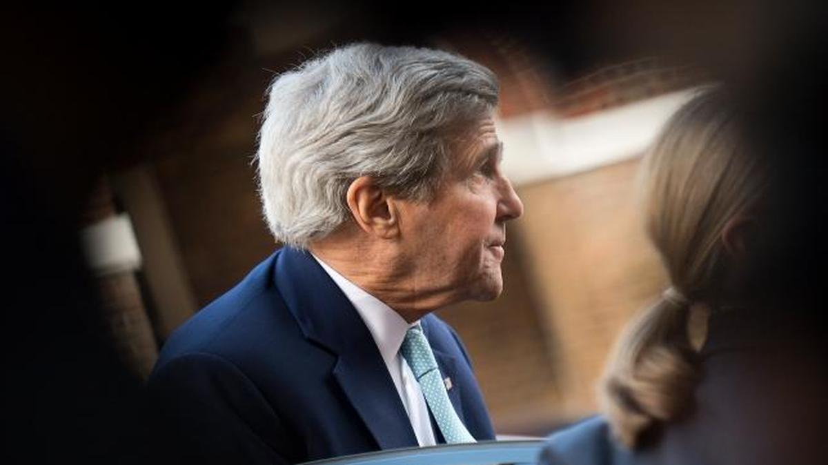 US Secretary of State John Kerry, arrives ahead talks on the situation in Syria, at Lancaster House in London, Sunday Oct. 16, 2016. Renewed international efforts to solve the conflict in Syria, heightened by the plight of people in the city of Aleppo, have made little progress but more talks are planned.
