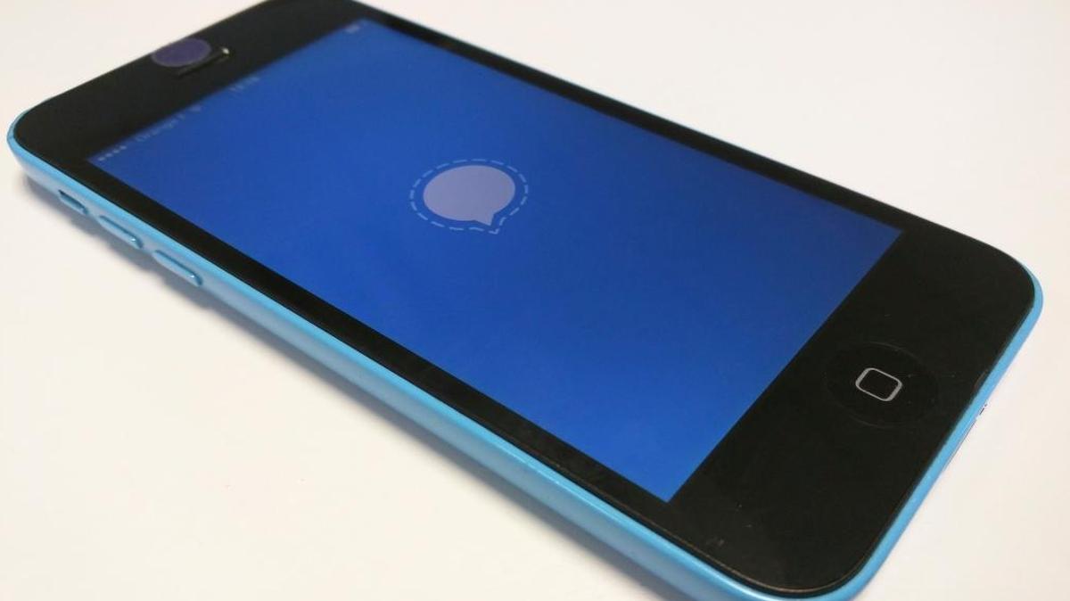 Bluetooth-enabled cellphones are among the devices that turn up in offices, becoming potential avenues for hackers to enter company networks.