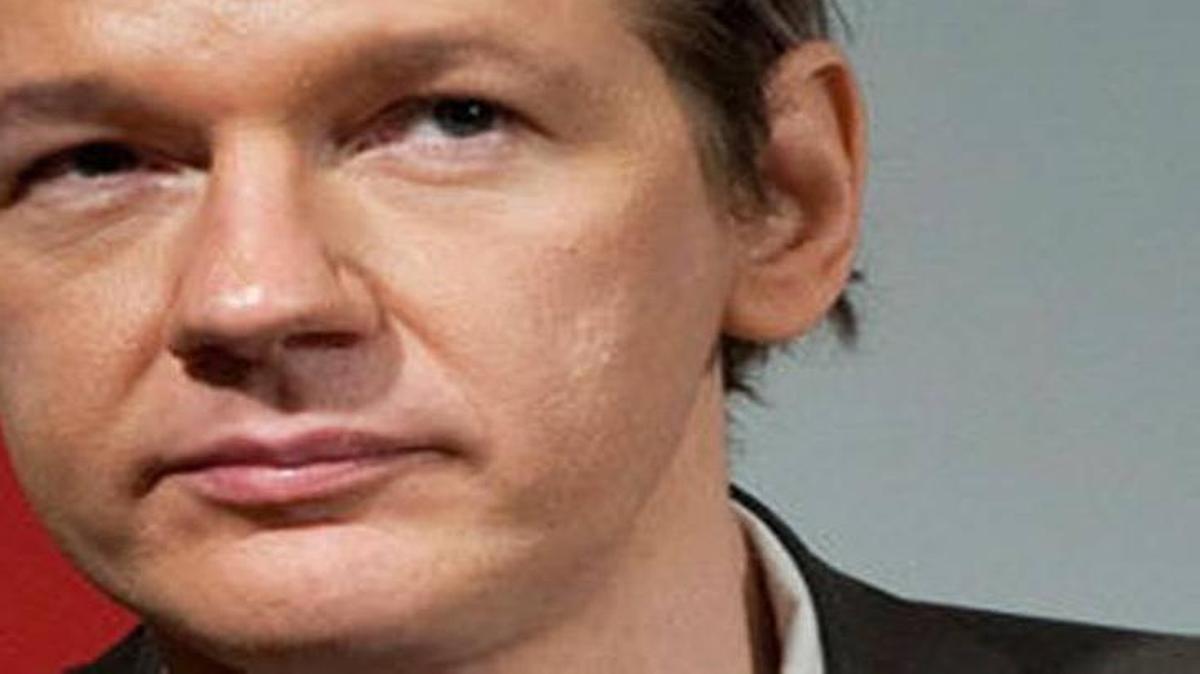 WikiLeaks’ founder Julian Assange’s access to the internet was cut off on Monday. The anti-secrecy site blamed a ‘state actor.’