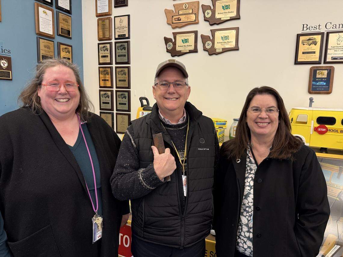 Stewart O’Leary is pictured (middle).