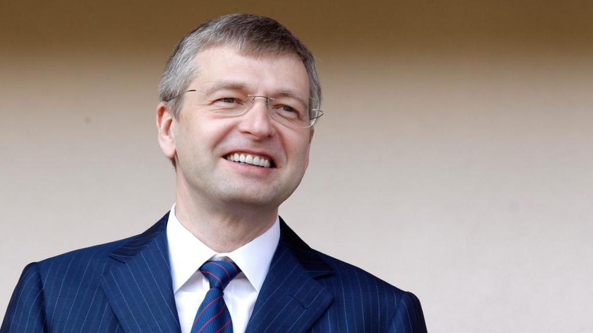 Russian billionaire Dmitry Rybolovlev says he has never met Donald Trump. He bought a Florida mansion from Trump in 2008, and his jet was at the Charlotte Douglas International Airport when Trump’s jet was also there in November 2016.