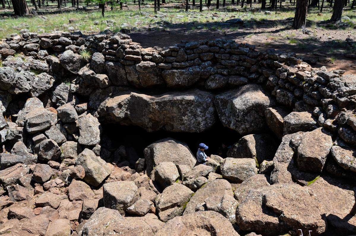The entrance to Lava River Cave is shown.