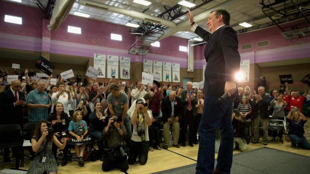 Republican presidential candidate, Sen. Ted Cruz, R-Texas waves to the crowd at a rally, Monday, Feb. 22, 2016, in Las Vegas.