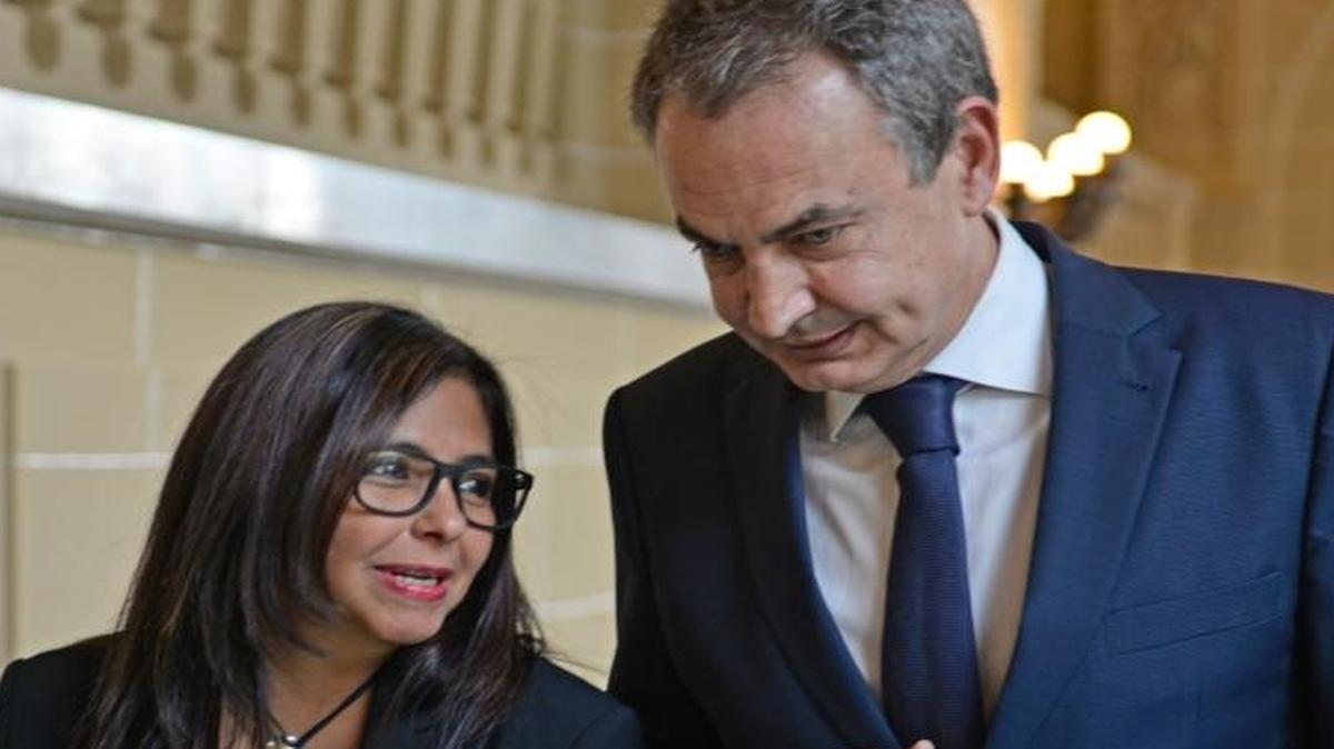 Venezuelan Foreign Minister Delcy Rodriguez consults with Spain’s former Prime Minister José Luis Rodriguez Zapatero, who is helping the Venezuelan government negotiate with its opposition.
