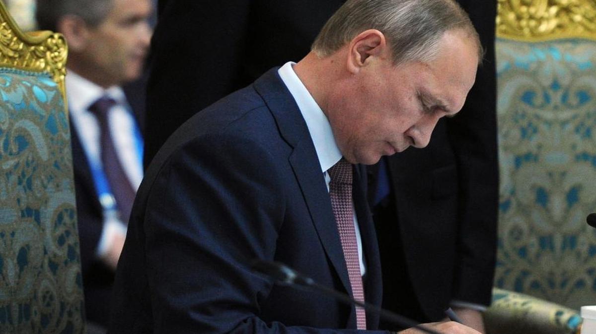 
Russian President Vladimir Putin at the meeting of the Collective Security Treaty Organization in Dushanbe, Tajikistan, Tuesday, where he defended assistance to Bashar Assad, saying it's impossible to defeat the Islamic State without cooperating with the Syrian government. 
