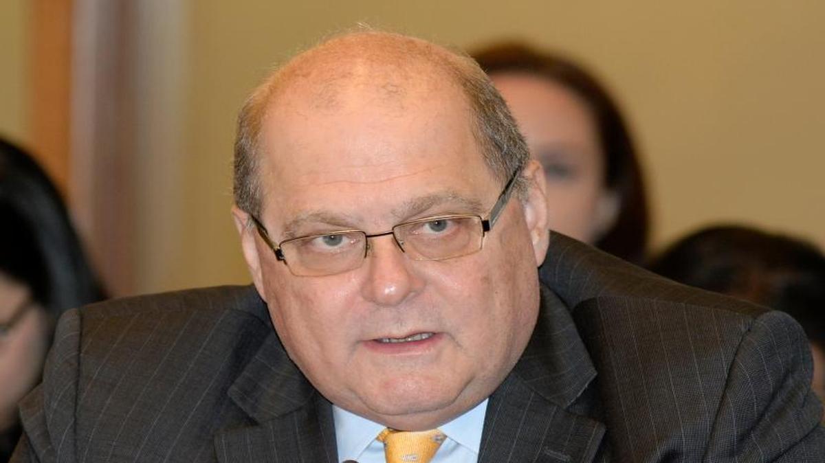 Bernardo Álvarez, Venezuela’s ambassador to the Organization of American States, made his first speech as the chairman of the OAS’s permanent council on Monday and defended Venezuela’s rejection of OAS monitoring of the upcoming elections. He’ll hold the chair for three months.