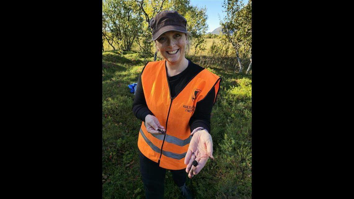 Archaeologists in Øksnes used radar and found a rare, ring-shaped yard from 1,100 years ago.