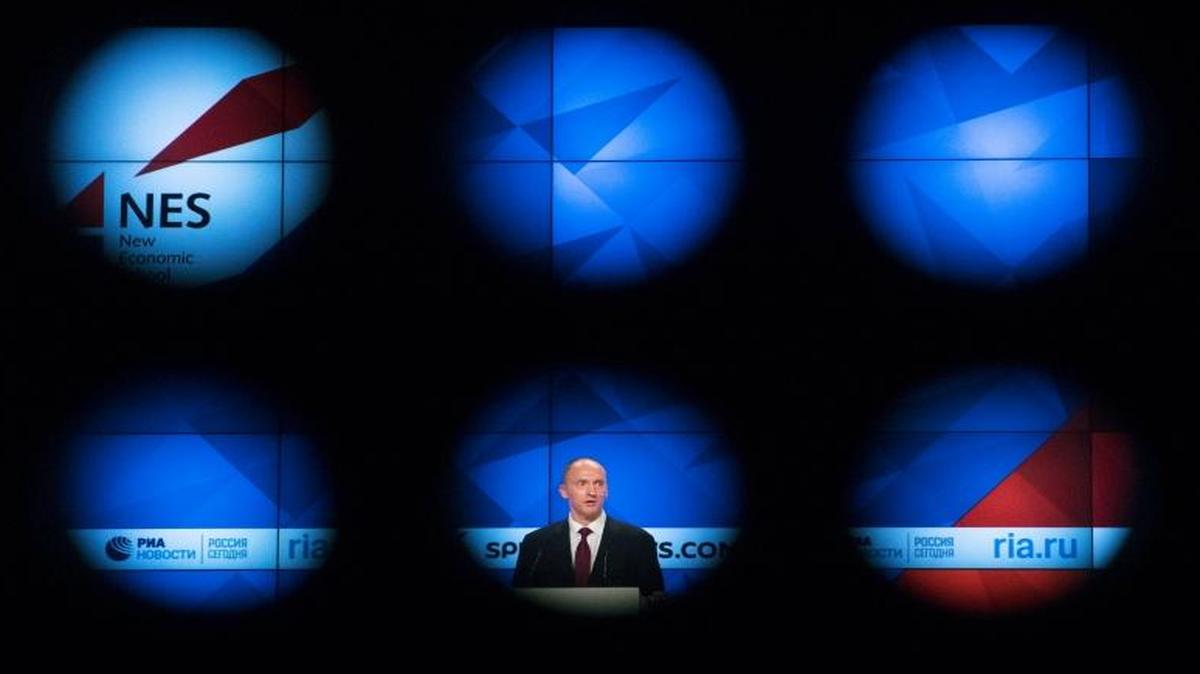 Carter Page, a former foreign policy adviser of U.S. President-elect Donald Trump, speaks at a news conference at RIA Novosti news agency in Moscow, Russia, Dec. 12, 2016. Page said he was in Moscow on a visit to meet with businessmen and politicians.