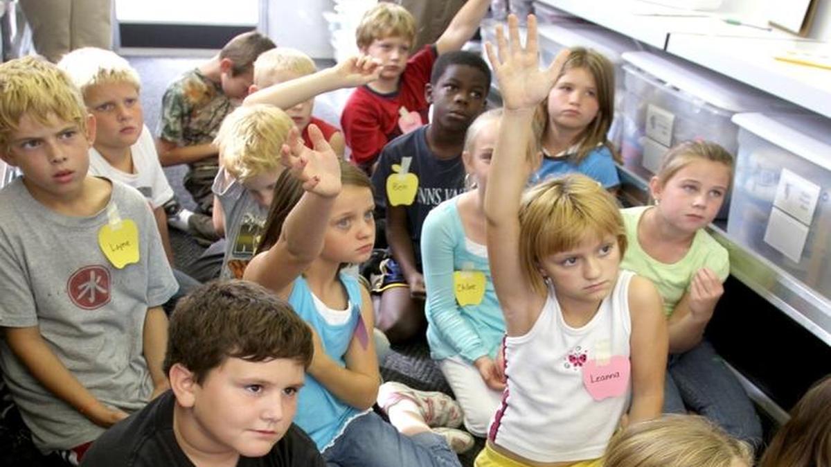 Rebersburg Elementary School students in Pennsylvania participate in science lab activities.