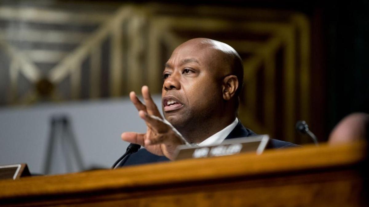 Sen. Tim Scott, R-S.C., questions witnesses on the Senate Banking Committee.