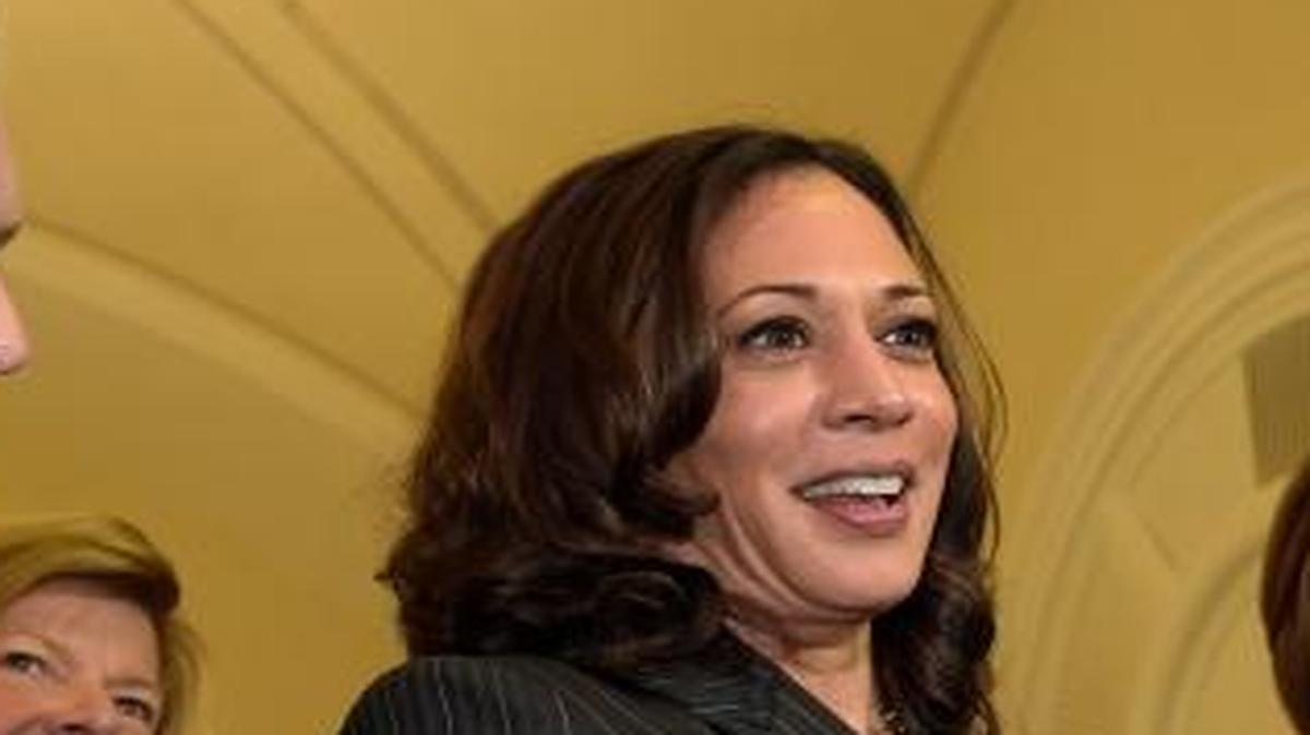 Sen.-elect Kamala Harris of California, center, meets with other senators and senators-elect during orientation. Pictured, Sen. Barbara Mikulski, D-Md., right, in blue, Sen. Kirsten Gillibrand, D-N.Y., left, Sen. Tammy Baldwin, D-Wis., Harris, Sen.-elect Catherine Cortez Masto, D-Nev., and Sen.-elect Maggie Hassan, D-N.H.