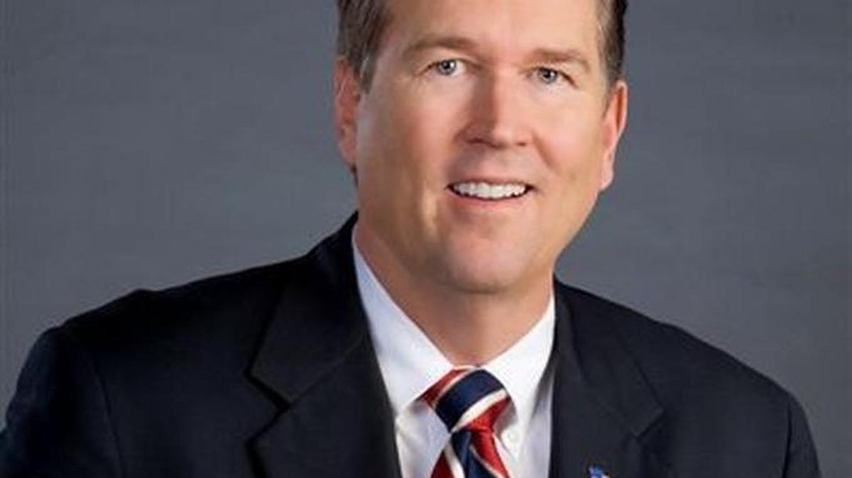 Rep. Vern Buchanan, R-Bradenton, poses for a photo in 2012. A public housing bill containing a Buchanan amendment passed the House unanimously on Tuesday evening.