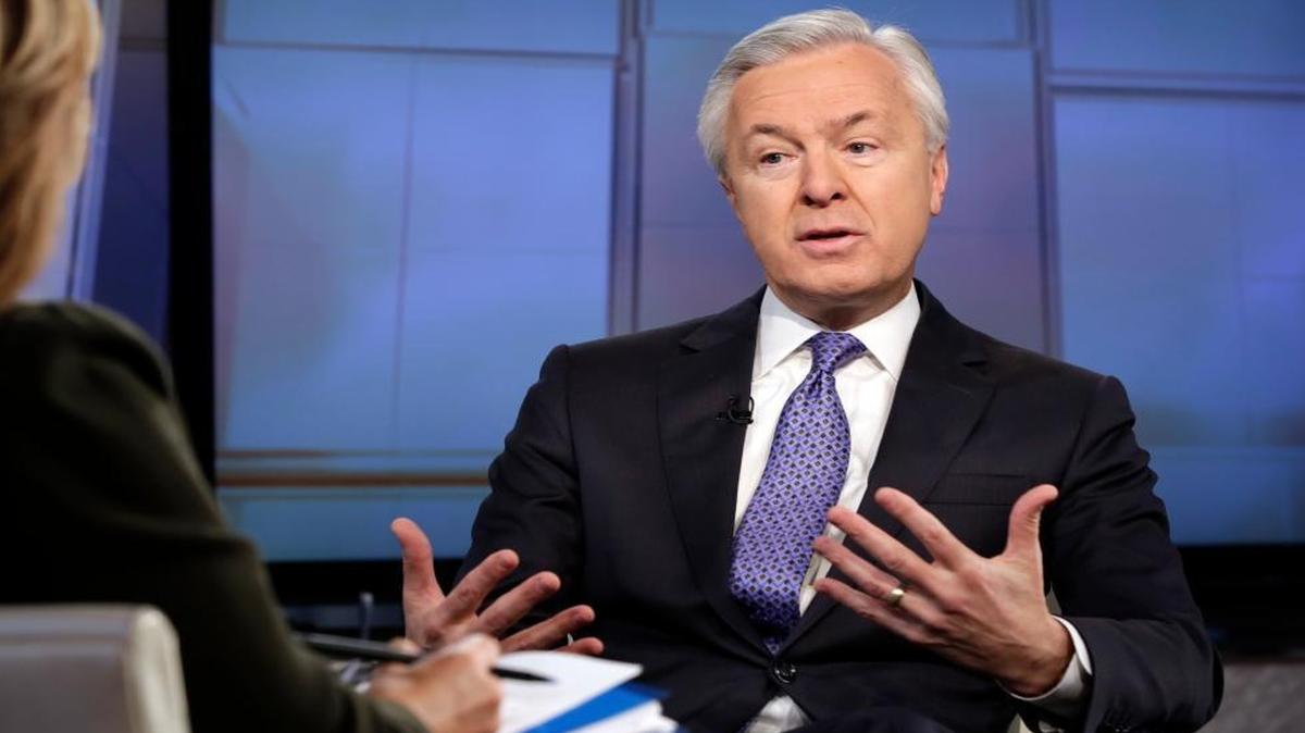Wells Fargo chairman & CEO John Stumpf will be questioned by the Senate Banking Committee on Tuesday about the sales tactics