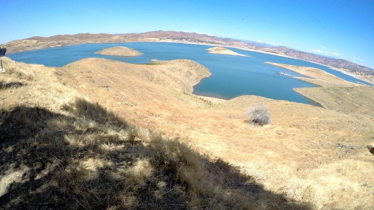 A bone-dry Millerton Lake near the town of Friant, Calif., in July 2015. On Thursday, Republicans in California’s House delegation said a California water bill with provisions that would’ve helped bring more reservoir storage was dead for the year.