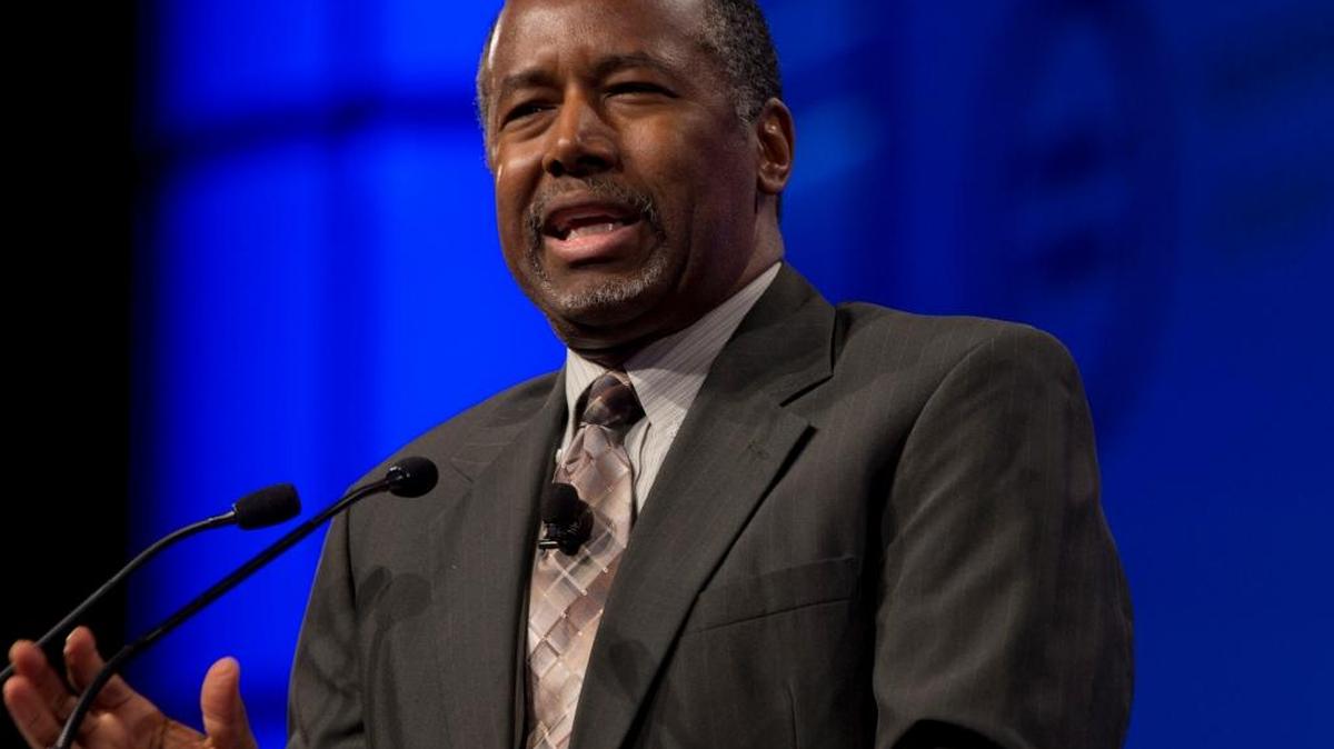 
 Republican presidential candidate, Ben Carson has a background similar to Donald Trump, but a very different style.
