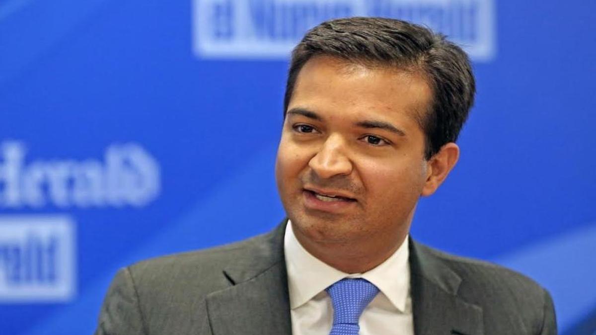Florida Congressman Carlos Curbelo speaks to the Miami Herald editorial board on Feb. 8, 2016.