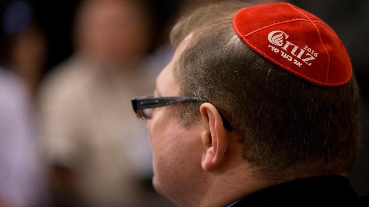A member of the community listens as Republican presidential candidate Sen. Ted Cruz, R-Texas, speaks during a campaign event at the Jewish Center of Brighton Beach, Thursday, April 7, 2016, in the Brooklyn borough of New York.