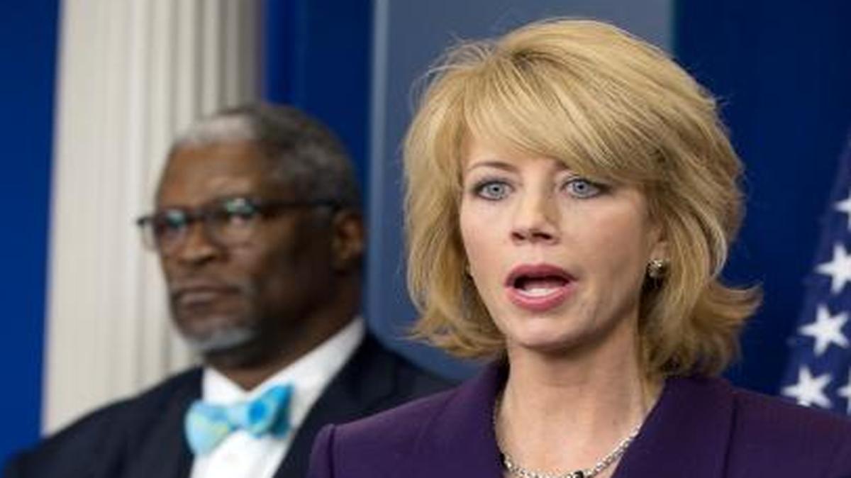 Fresno, California, Mayor Ashley Swearengin, flanked by Kansas City, Missouri, Mayor Sly James, left, and Boston Mayor Martin Walsh, at the White House on Thursday, Jan. 21, 2016.