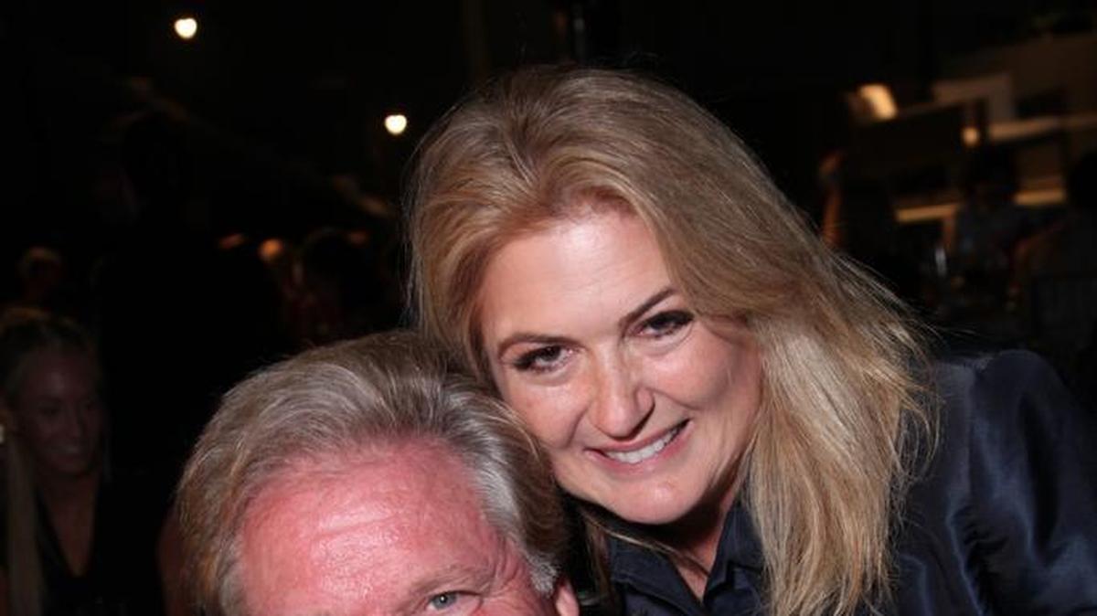 Elliott and Robin Broidy in 2012. He sought help from a powerful lawmaker and those with political connections to get business in Romania and elsewhere for his defense firm.