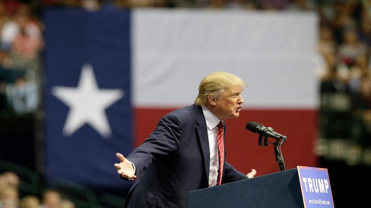Republican presidential candidate Donald Trump speaks to supporters during a campaign event in Dallas, Sept. 14, 2015.